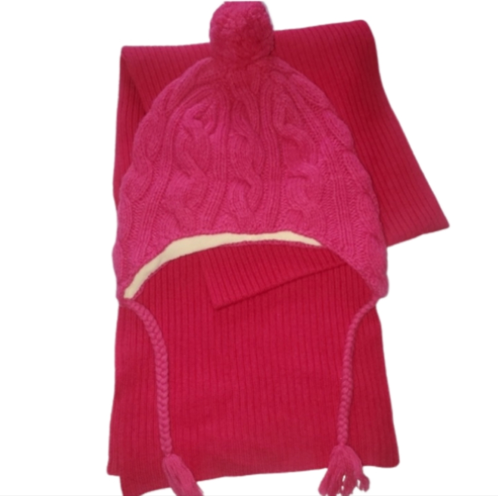 GAP HAT AND SCARF